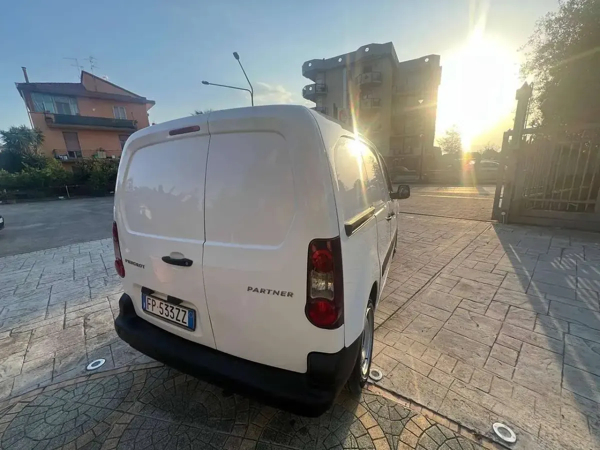 Usata Peugeot TePee Access 99 CV (72 kW) 2018 Bianco Station wagon