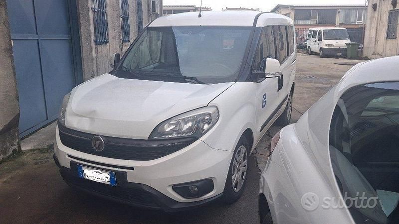 Usata Fiat Doblò 105 CV (77 kW) 2017 Bianco Monovolume