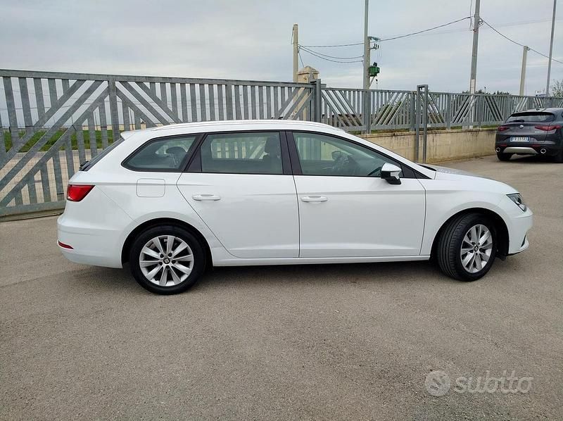 Usata Seat Leon Business 105 CV (77 kW) 2018 Bianco Berlina