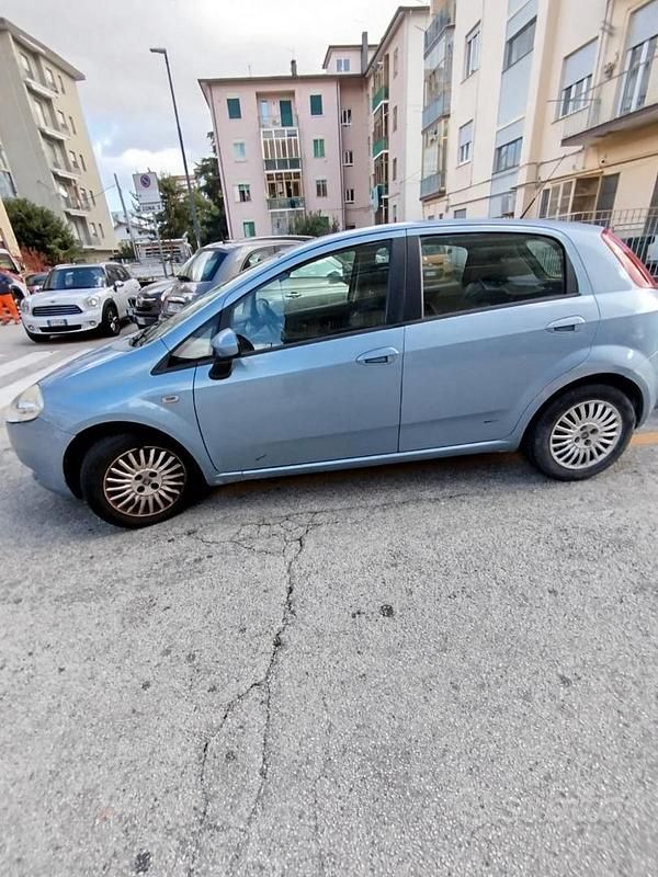 Usata Fiat Punto 2008 Blu Utilitaria