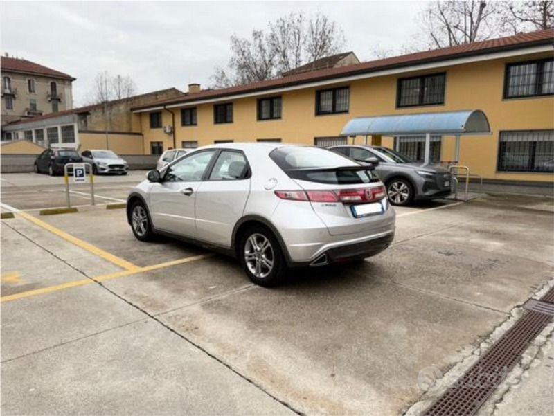 Usata Honda Civic 99 CV (72 kW) 2011 Grigio Utilitaria