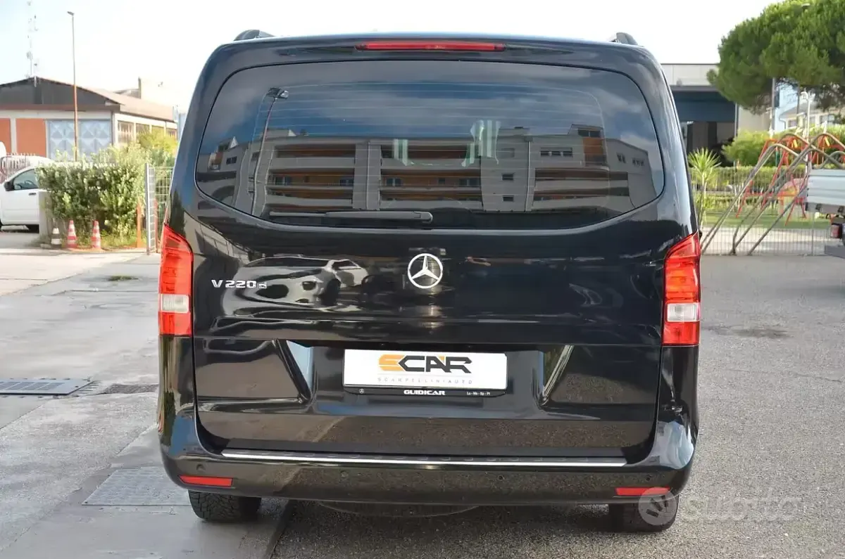 Usata Mercedes V220 Business 163 CV (119 kW) 2020 Nero Monovolume