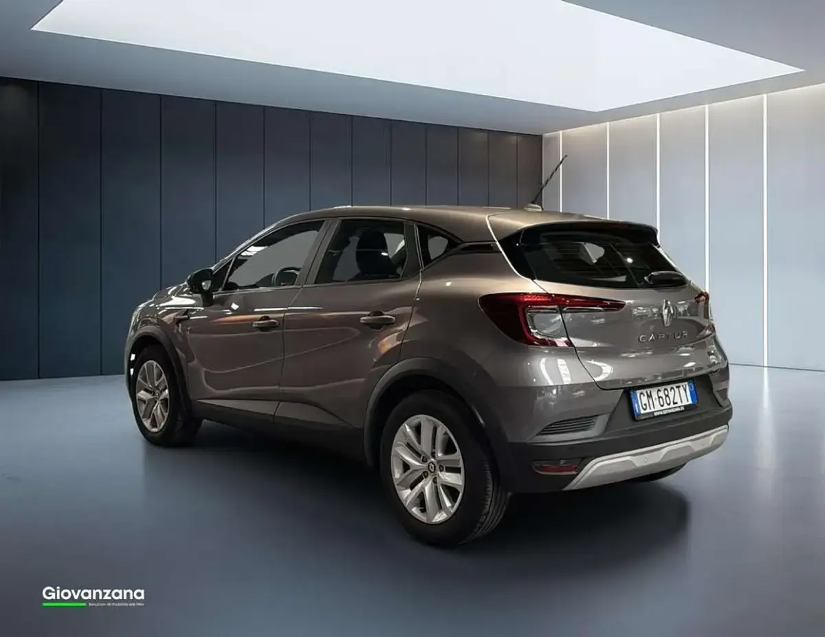 Usata Renault Captur Equilibre 143 CV (105 kW) 2023 Grigio SUV