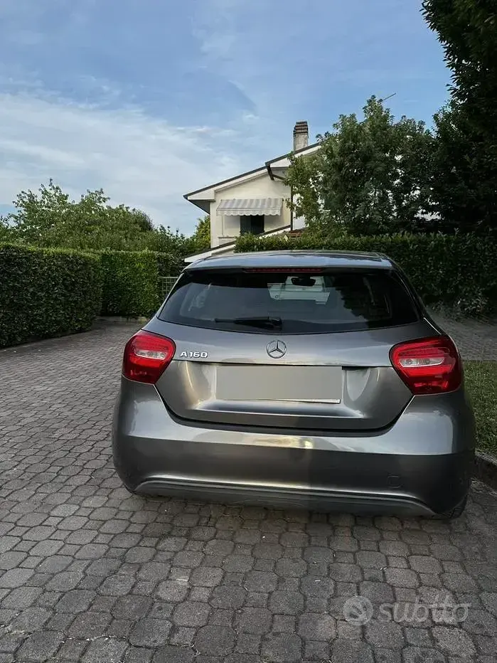 Usata Mercedes A160 Executive 102 CV (75 kW) 2017 Grigio Utilitaria