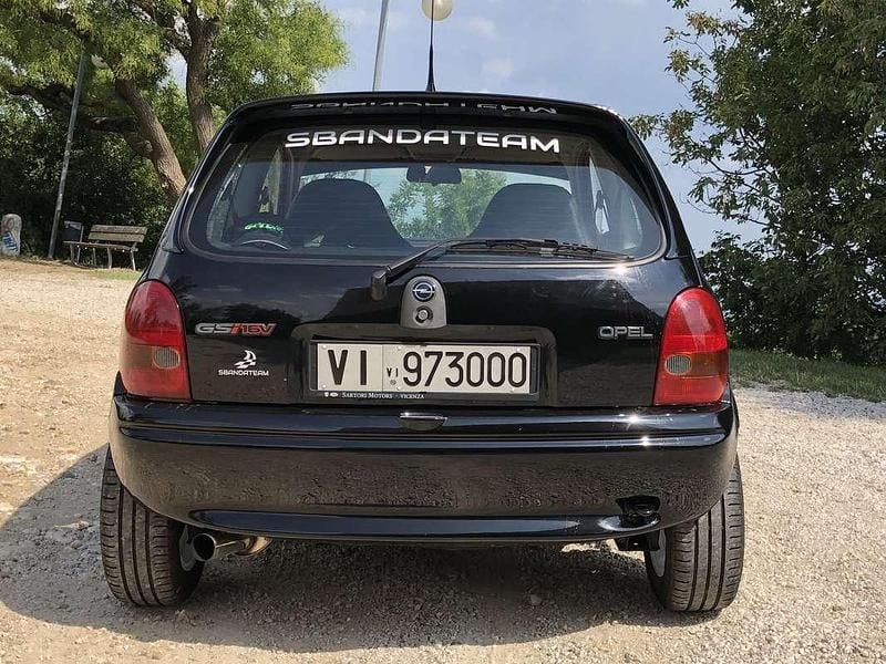 Usata Opel Corsa 109 CV (80 kW) 1994 Berlina