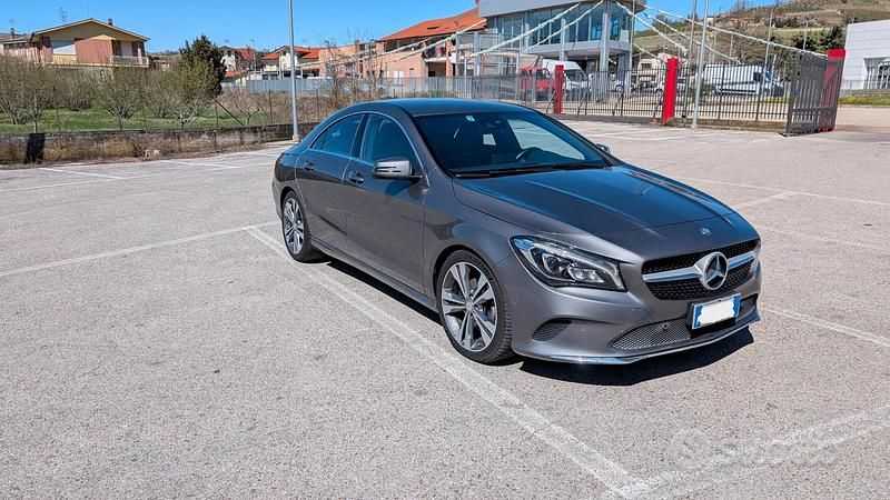 Usata Mercedes CLA200 2017 Grigio Coupé