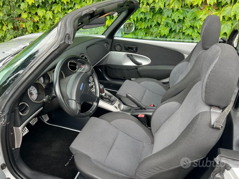 Usata Fiat Barchetta 131 CV (96 kW) 2005 Grigio Cabrio