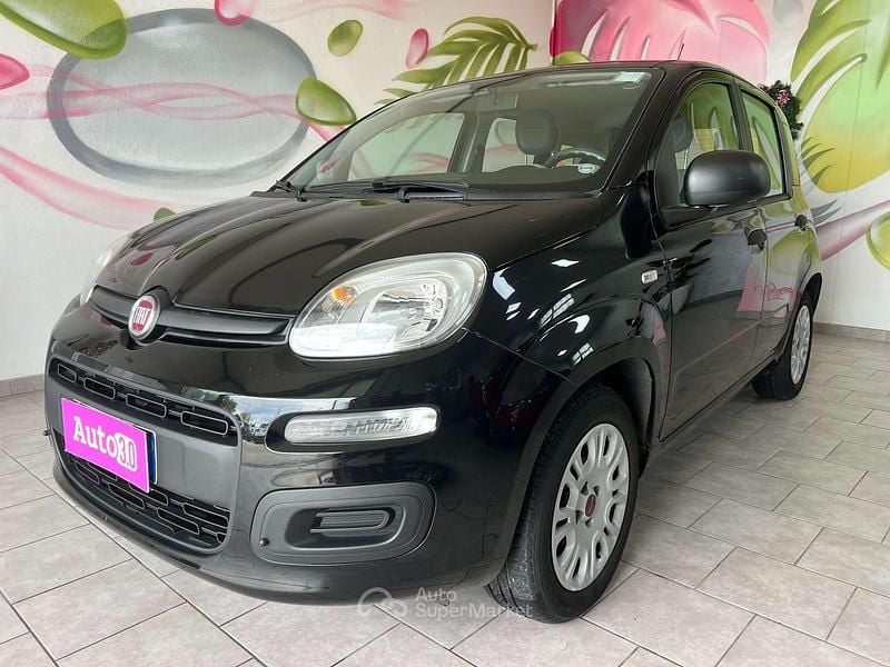 Nero Usata 2016 Fiat Panda Easy Tre volumi | 8490 € (Buon prezzo) - Immagine 1/4