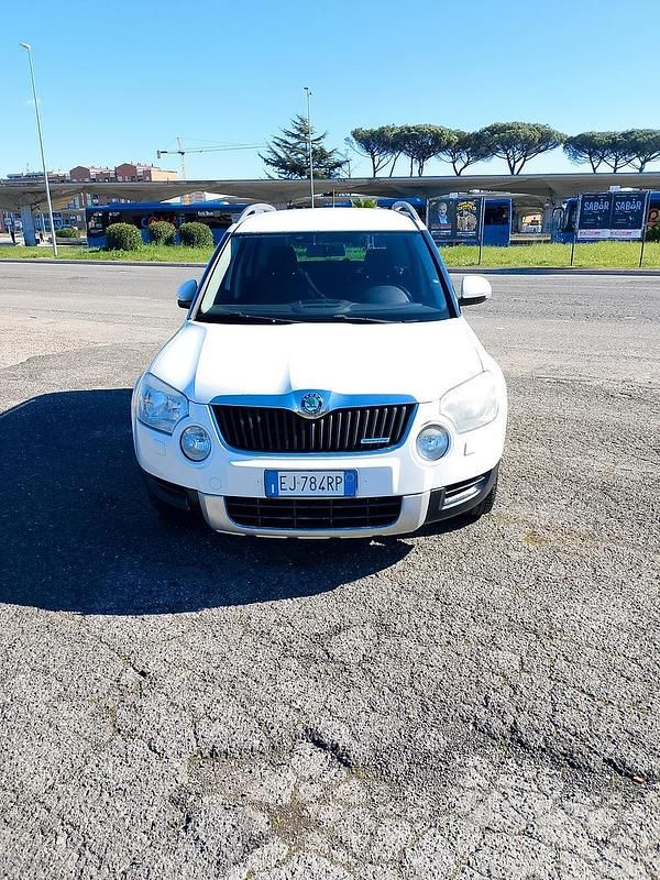 Usata Skoda Yeti Adventure 105 CV (77 kW) 2011 Bianco SUV