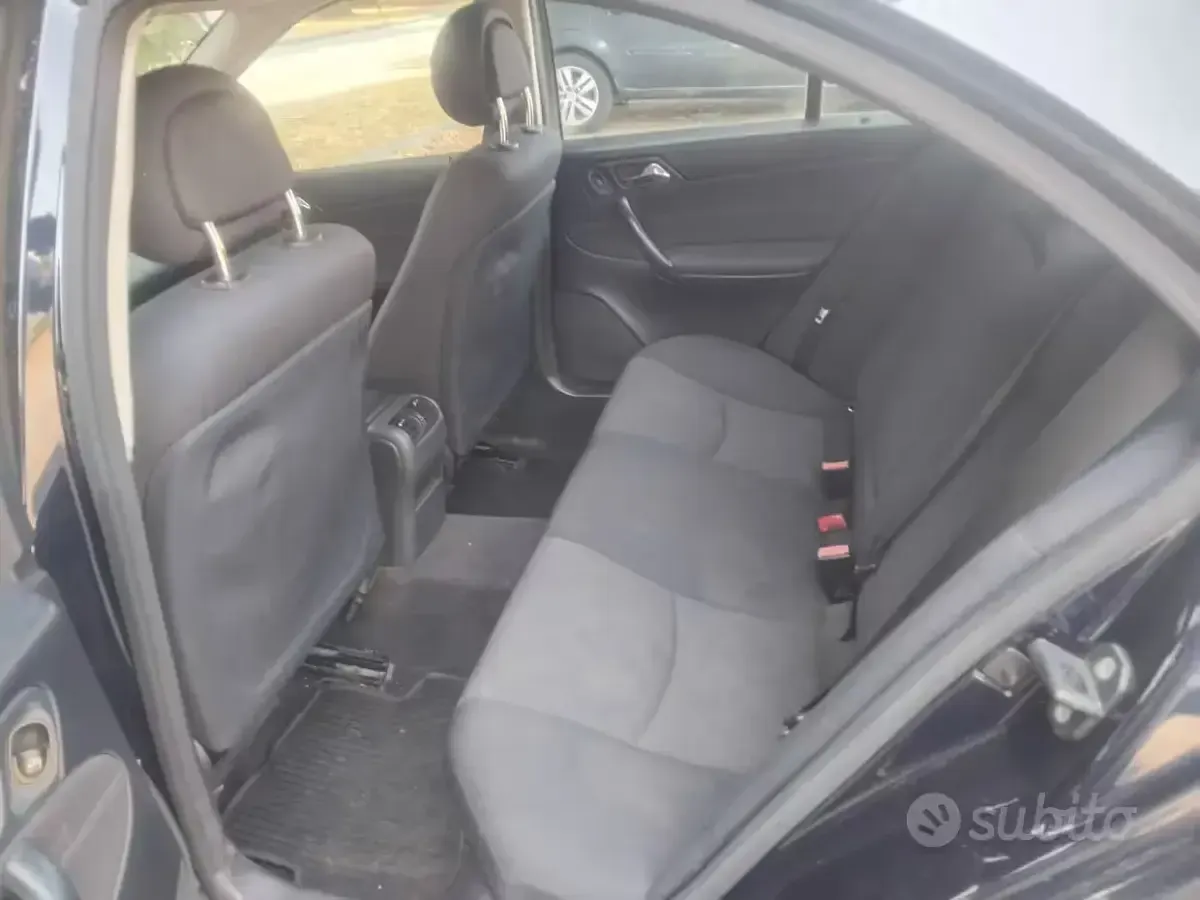 Usata Mercedes C220 150 CV (110 kW) 2005 Bluazzurro Berlina