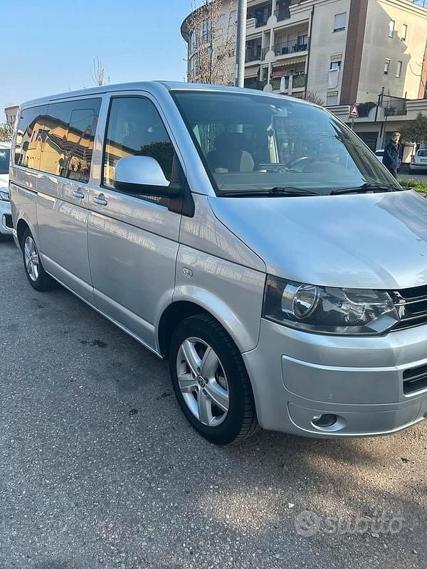 Usata VW Caravelle 2012 Monovolume