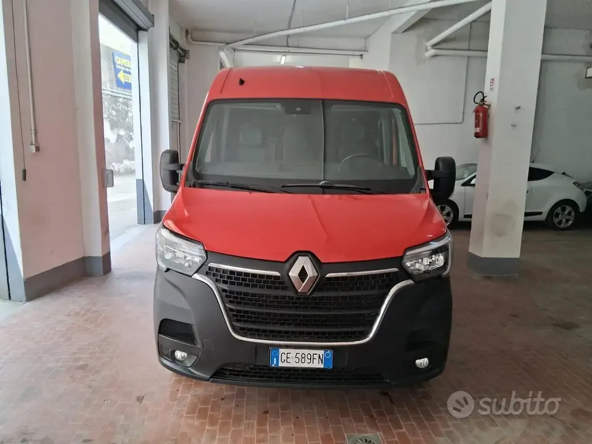 Usata Renault Master 135 CV (99 kW) 2021 Rosso Monovolume
