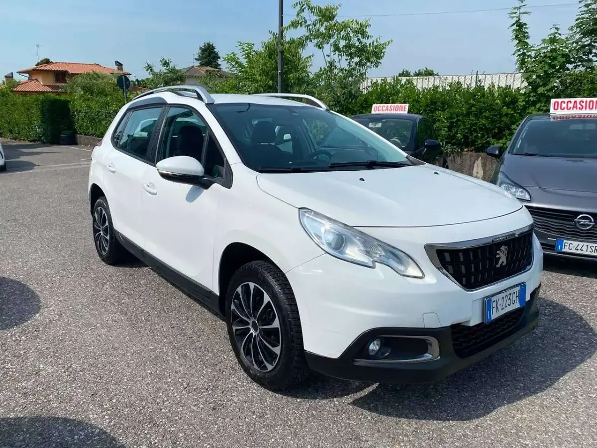 Usata Peugeot 2008 Active 75 CV (55 kW) 2017 Bianco SUV