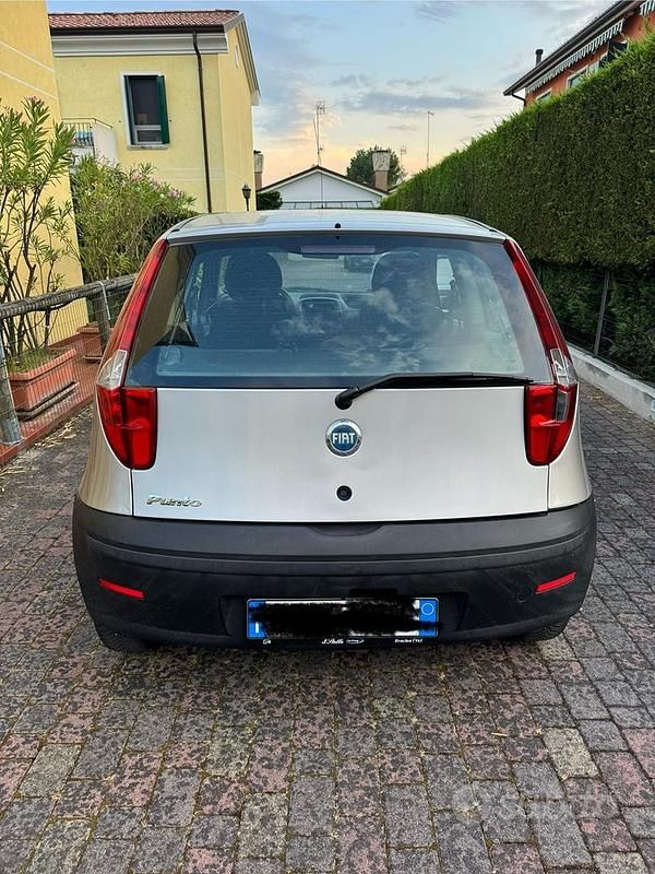 Usata Fiat Punto 80 CV (58 kW) 2006 Grigio Utilitaria