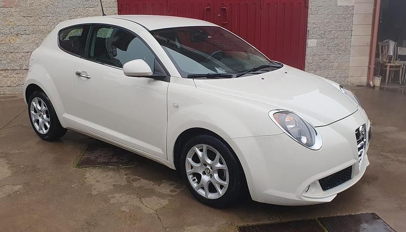 Usata Alfa Romeo MiTo Distinctive 85 CV (62 kW) 2014 Bianco Utilitaria