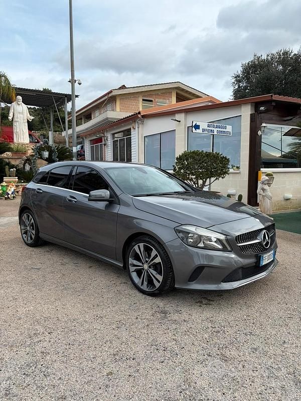 Usata Mercedes A200 Premium 136 CV (100 kW) 2016 Grigio Berlina