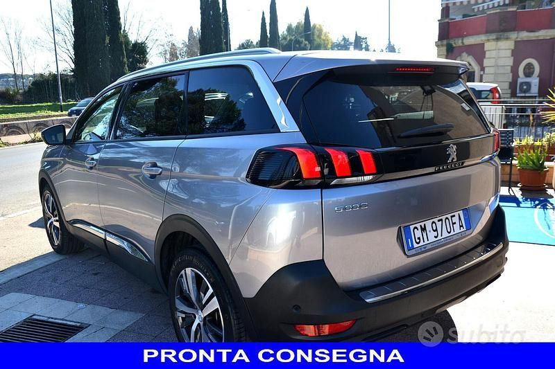 Gebraucht Peugeot 5008 131 PS (96 kW) 2022 Grau SUV