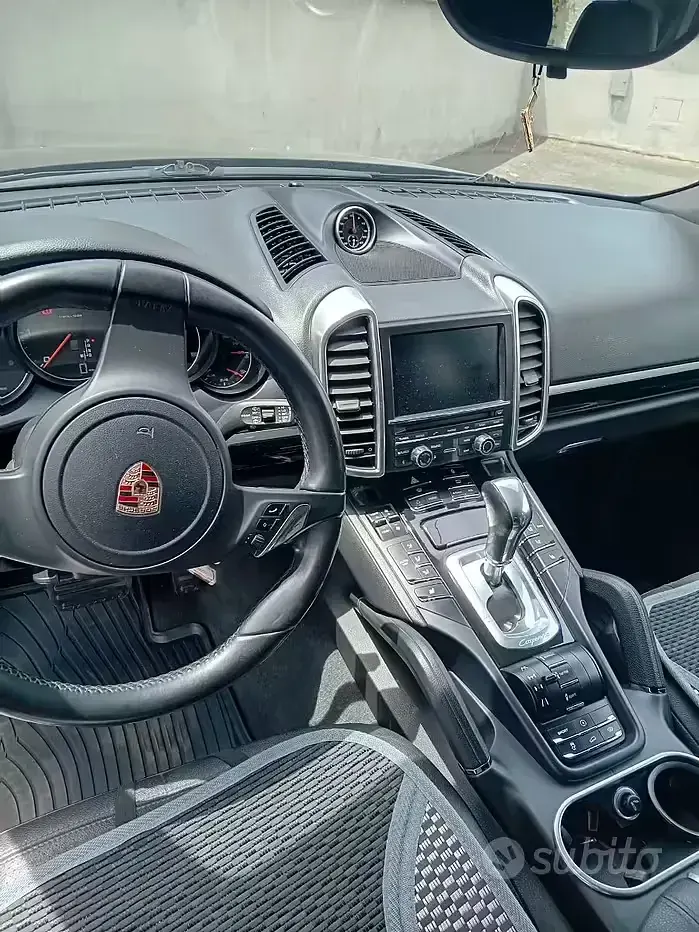 Usata Porsche Cayenne 245 CV (180 kW) 2012 Nero SUV