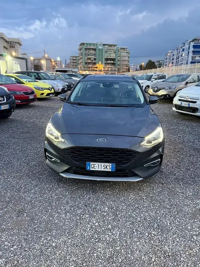 Usata Ford Focus Active 120 CV (88 kW) 2021 Grigio Station wagon