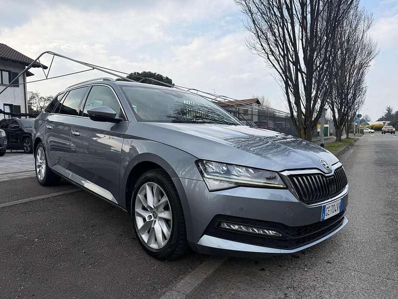 Usata Skoda Superb SportLine 150 CV (110 kW) 2021 Grigio Station wagon