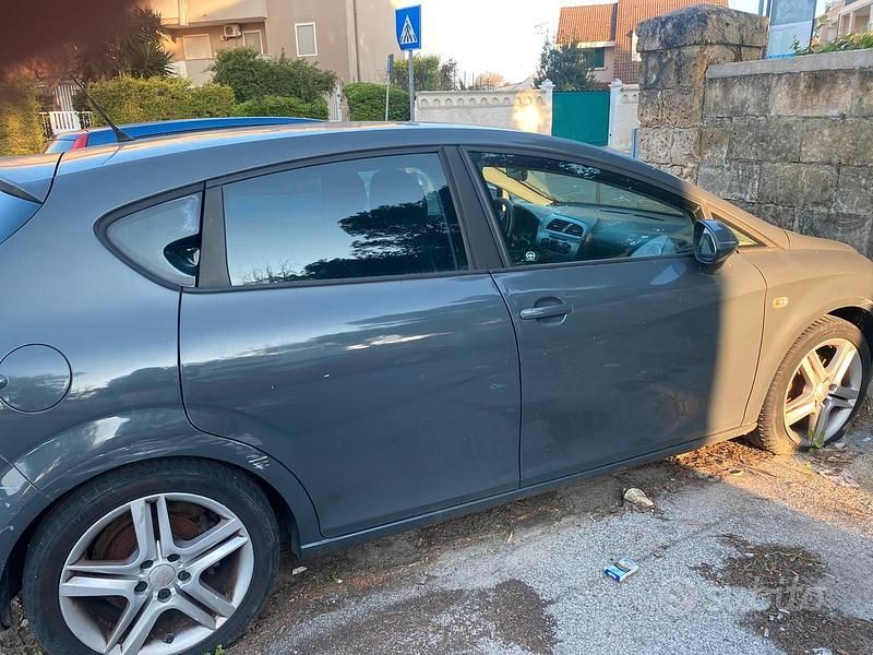 Usata Seat Leon 140 CV (102 kW) 2009 Grigio Utilitaria