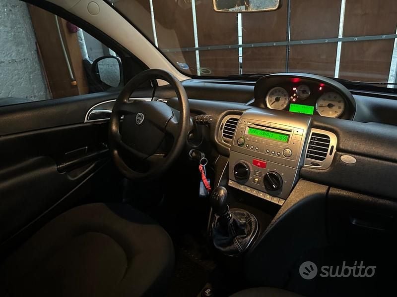 Usata Lancia Ypsilon 59 CV (43 kW) 2010 Bianco Utilitaria