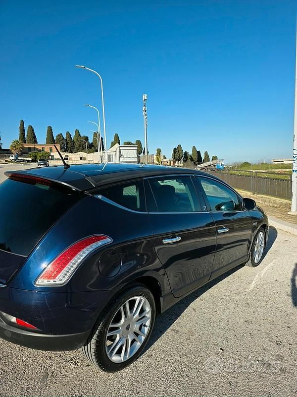 Usata Lancia Delta 165 CV (121 kW) 2008 Blu Utilitaria