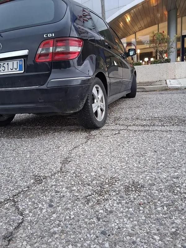 Usata Mercedes B200 2009 Nero Monovolume