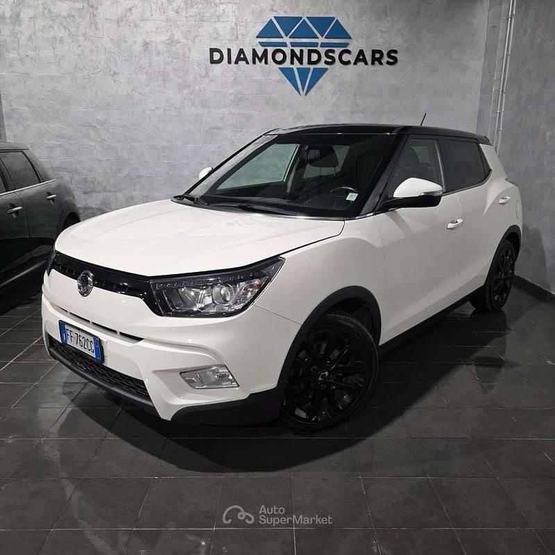 Usata Ssangyong (KGM) Tivoli 116 CV (85 kW) 2016 Bianco SUV