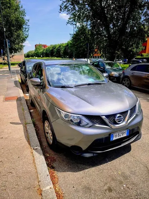 Usata Nissan Qashqai Acenta 110 CV (80 kW) 2017 Argento SUV