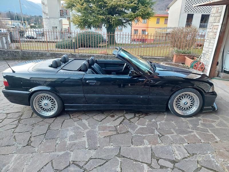 Usata BMW 325 Cabriolet Efficient Dynamics 192 CV (141 kW) 1993 Nero Cabrio
