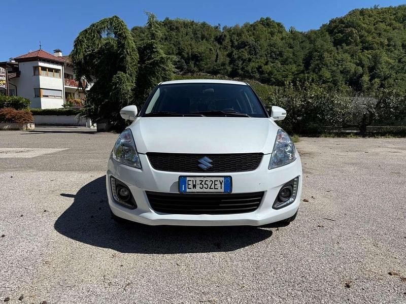 Bianco Usata 2014 Suzuki Swift Cool Due volumi | 7900 € (Buon prezzo) - Immagine 1/4