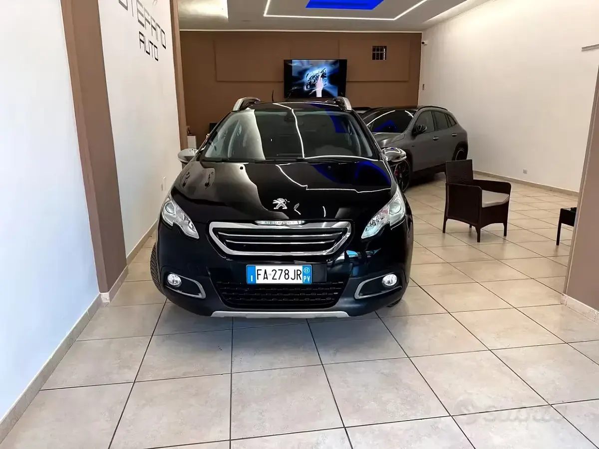Usata Peugeot 2008 Allure 120 CV (88 kW) 2017 Nero SUV