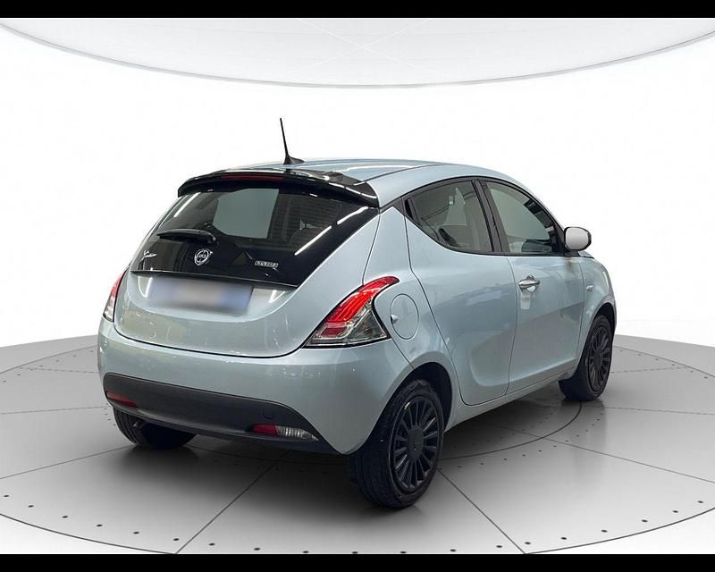 Usata Lancia Ypsilon Silver 70 CV (51 kW) 2023 Verde Utilitaria