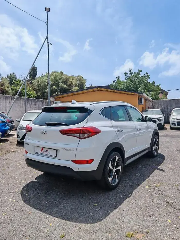 Usata Hyundai Tucson Xpossible 141 CV (103 kW) 2017 Bianco SUV