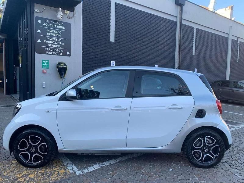 Usata Smart ForFour Electric Drive Passion 41 kW (56 CV) 2018 Bianco Utilitaria