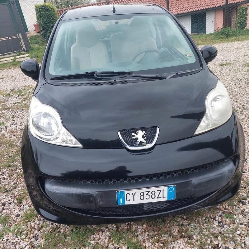 Usata Peugeot 107 68 CV (50 kW) 2005 Nero Utilitaria