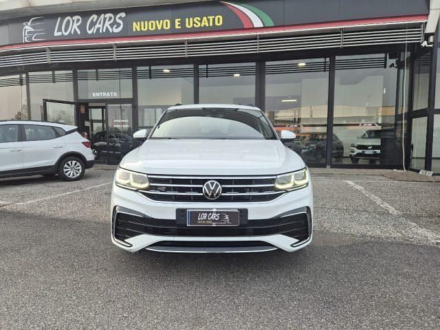 Usata VW Tiguan R-line 150 CV (110 kW) 2022 Bianco SUV