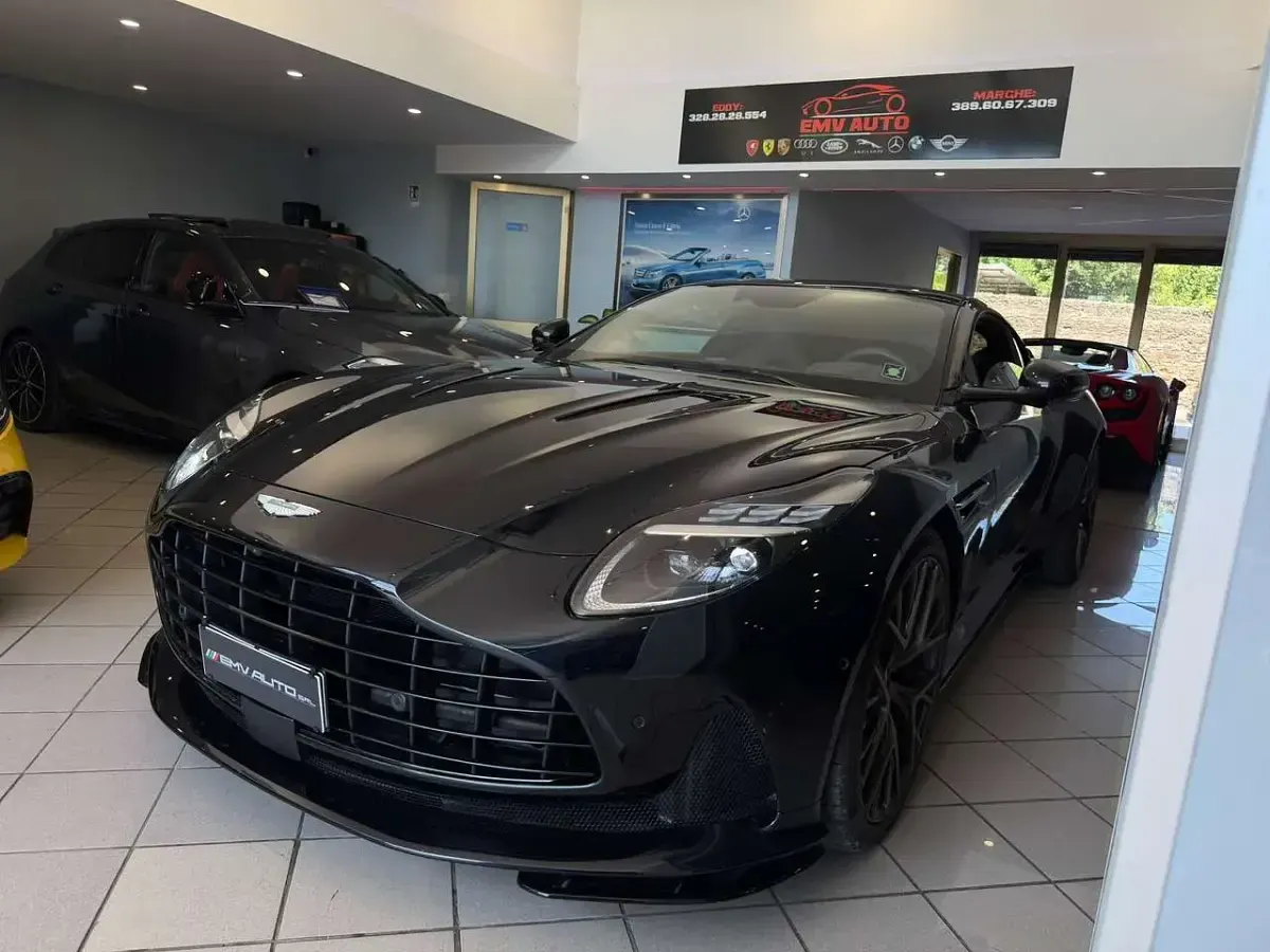 Usata Aston Martin DB12 680 CV (500 kW) 2025 Nero Coupé