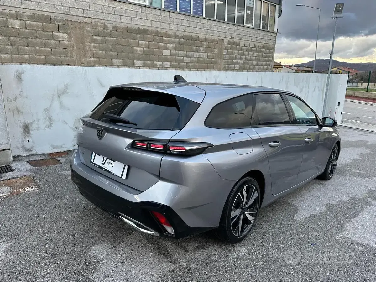 Usata Peugeot 308 SW Allure 131 CV (96 kW) 2022 Station wagon