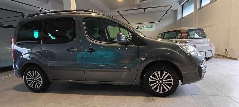 Usata Peugeot TePee Outdoor 99 CV (72 kW) 2018 Grigio Monovolume