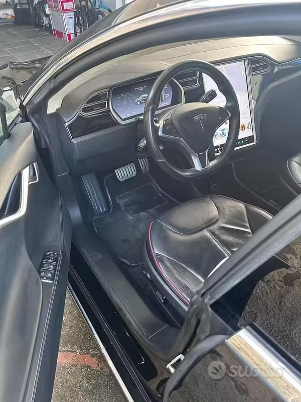 Usata Tesla Model S 133 kW (182 CV) 2014 Nero Utilitaria