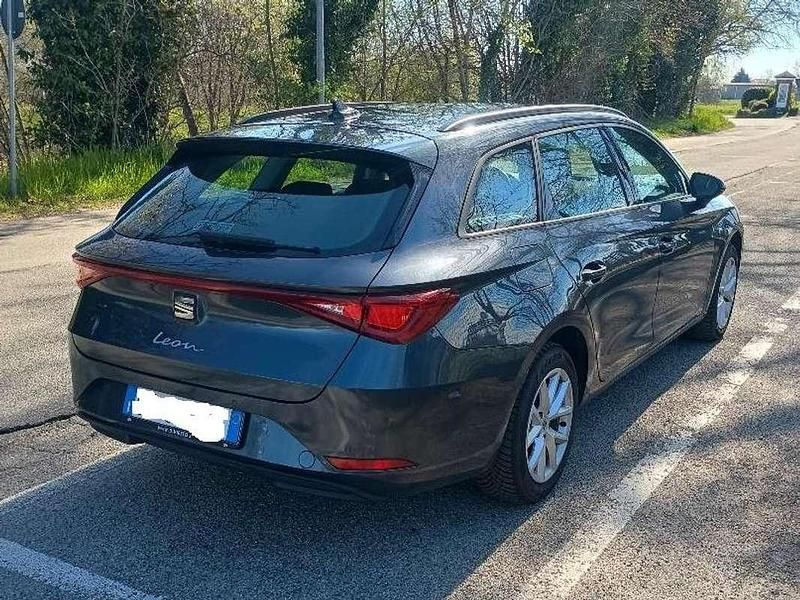 Usata Seat Leon Business 150 CV (110 kW) 2024 Grigio Station wagon