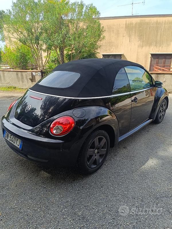 Usata VW New Beetle 105 CV (77 kW) 2007 Nero Utilitaria