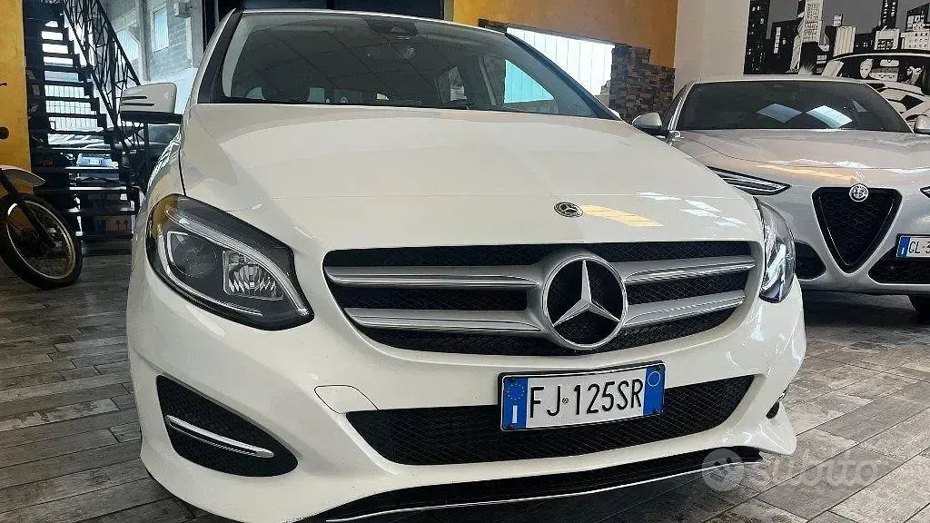 Occasion Mercedes B180 109 PK (80 kW) 2017 Wit MPV