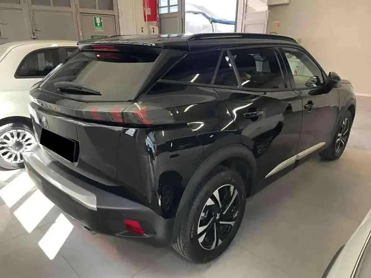 Occasion Peugeot 2008 Allure 131 ch (96 kW) 2023 Noir SUV