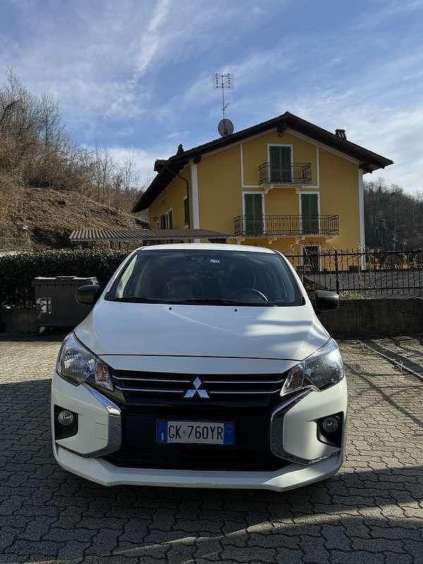 Usata Mitsubishi Space Star Invite 71 CV (52 kW) 2022 Bianco Utilitaria
