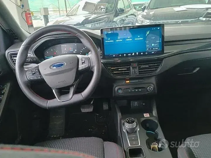 Usata Ford Focus ST 115 CV (84 kW) 2025 Nero Berlina
