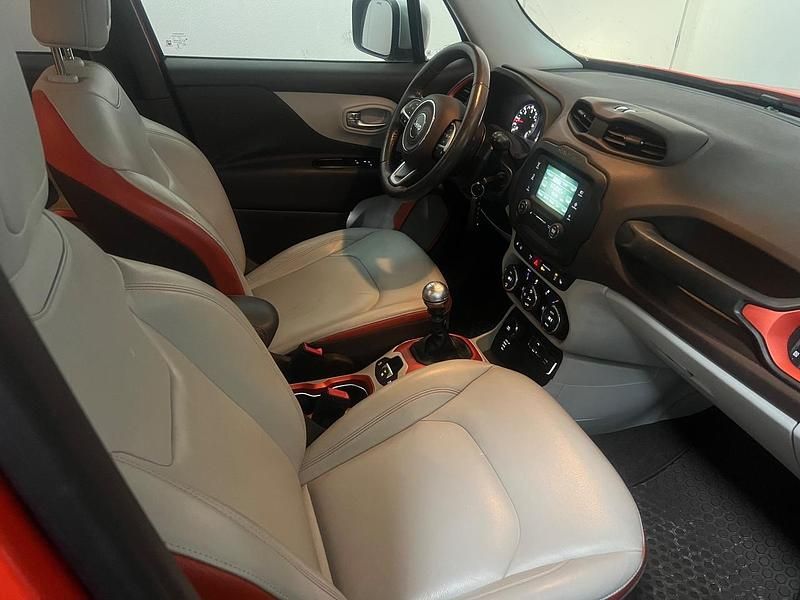 Usata Jeep Renegade Limited 140 CV (102 kW) 2015 Arancione SUV