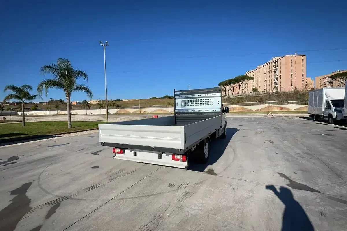 Nuova Maxus V90 150 CV (110 kW) 2025 Bianco Furgone